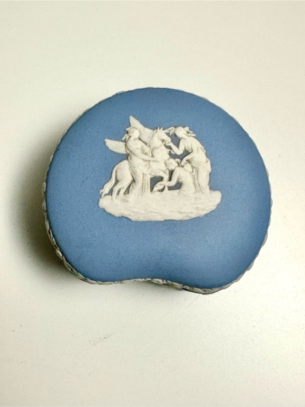 Wedgwood Vintage Trinket Box 3”x2” Blue Jasperware Kidney Shaped w/White Pegasus